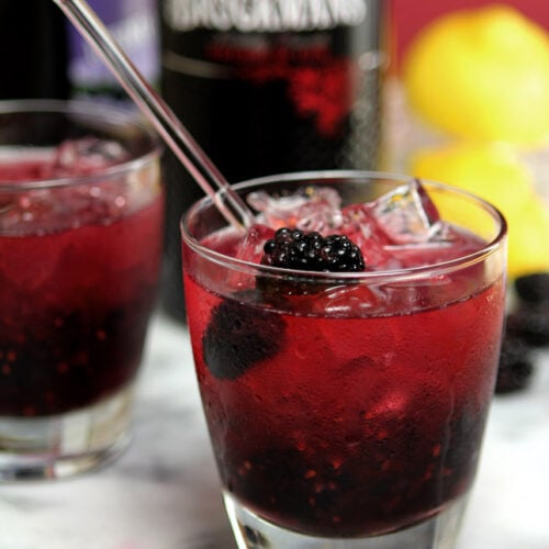 The Bramble Cocktail - Gin, Blackberries and Lemon from @everydayum