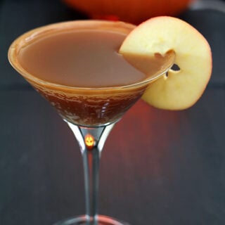 Caramel Apple Cider Cocktail with Apple Slice Garnish