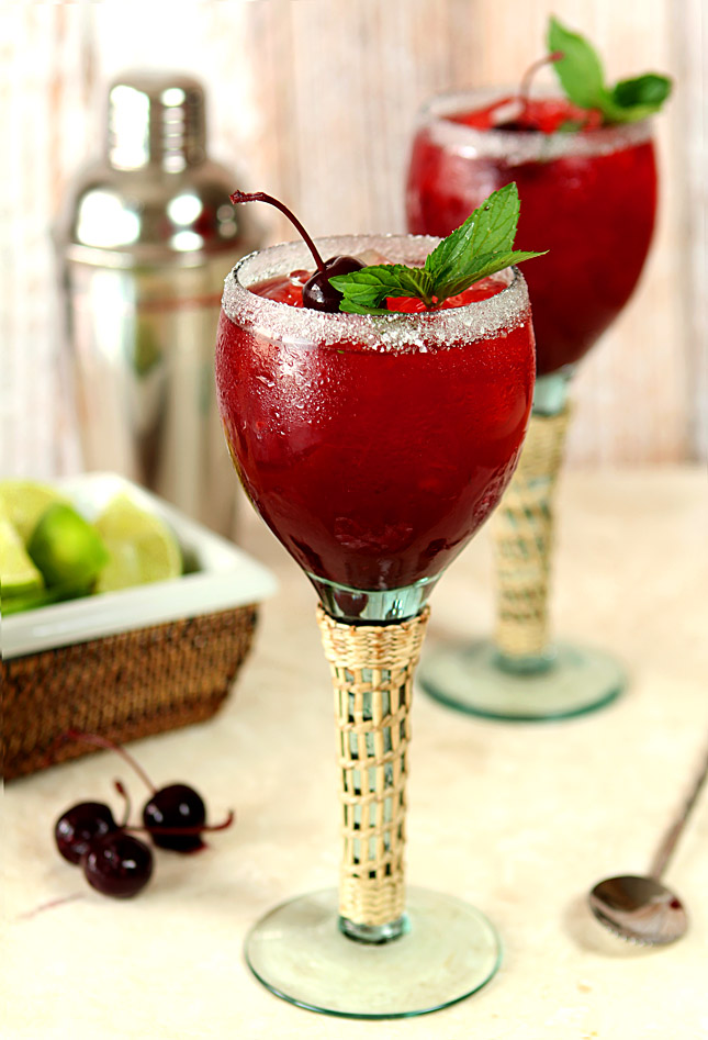 Cherry Mint Margarita from @everydayum