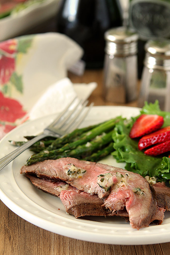 Grilled Flank Steak and Asparagus with Béarnaise Butter