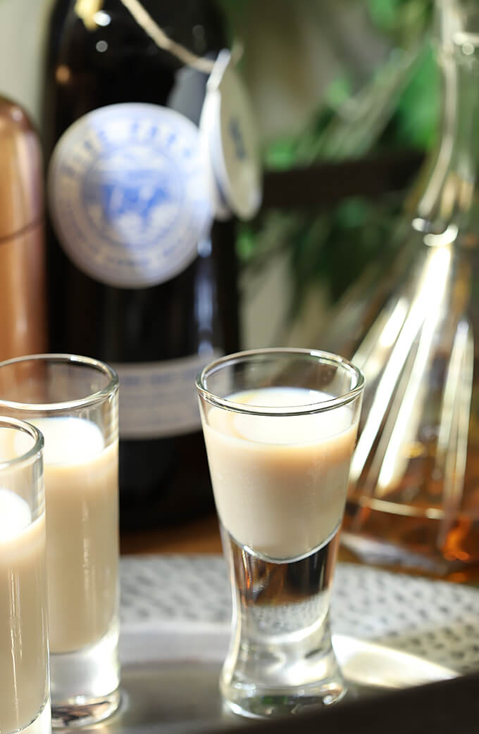 The Irish Toast Cocktail with Irish Whiskey and Five Farms Irish Cream on a Serving Tray