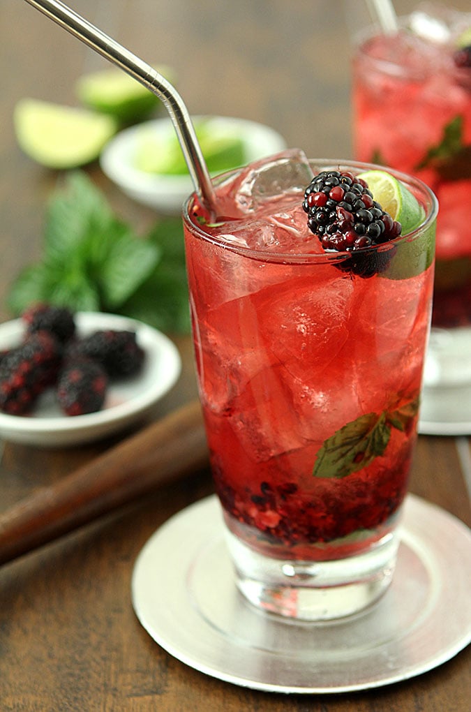 Blackberry Mojito Cocktail