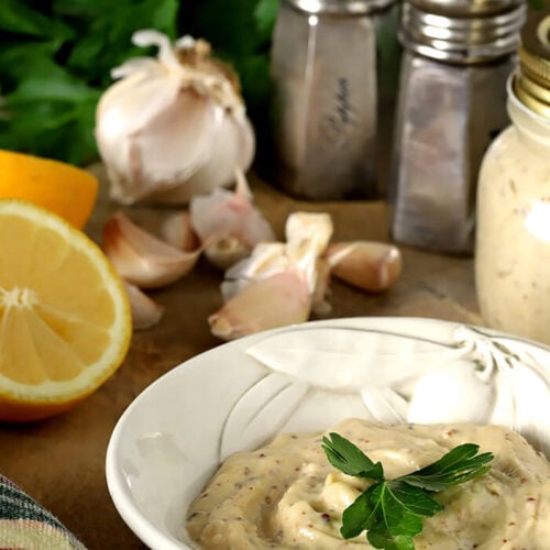 Roasted Garlic Aioli Ingredients Including Garlic and Lemon