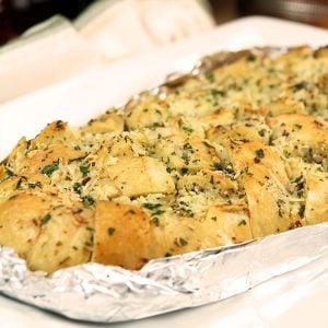 Smoked Gouda Stuffed Cheesy Bread