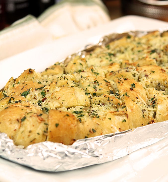 Smoked Gouda Stuffed Cheesy Bread