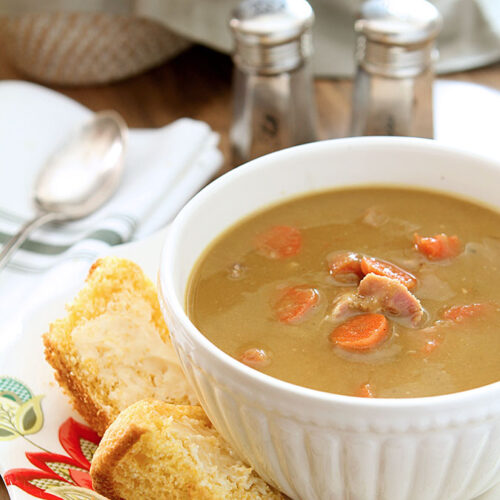 Split Pea Soup with Carrots and Ham