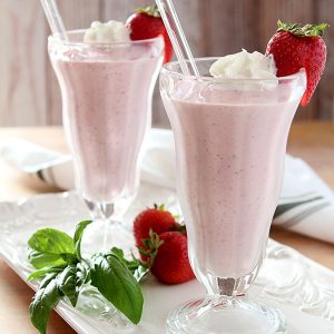 Boozy Strawberry Milkshake with Gin and Basil | @everydayum